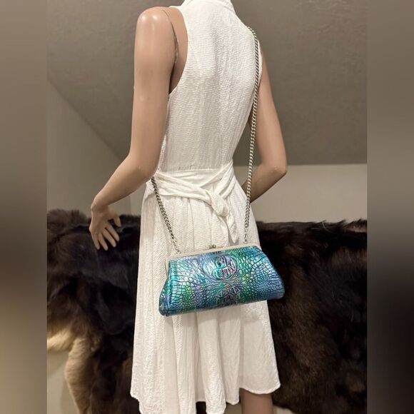 Iridescent Croc-Embossed Leather Handmade Kisslock Baguette Bag/Multi Use Style - Picture 7 of 16